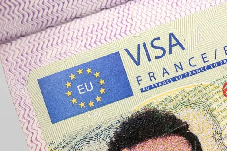 How to Apply for a France Schengen Visa from the UK